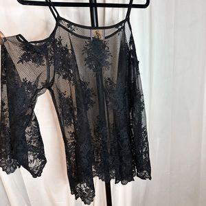 Sheer/mesh & lace top‎